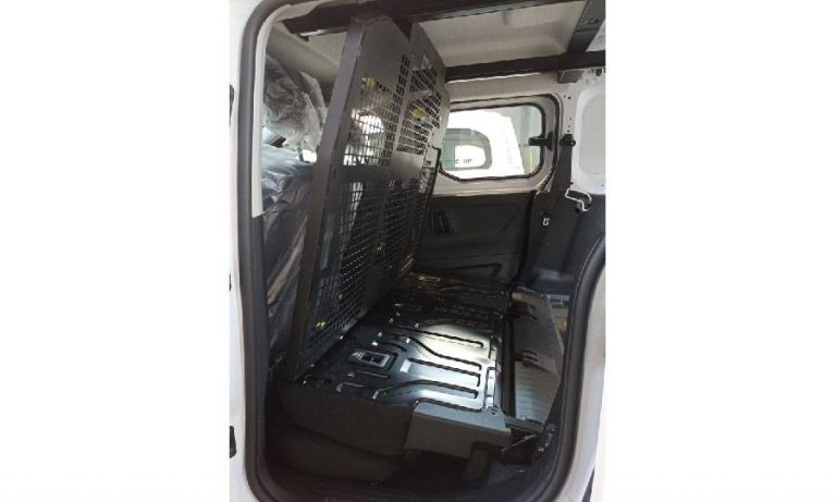 FOURGONNETTE DOUBLE CAB VAN